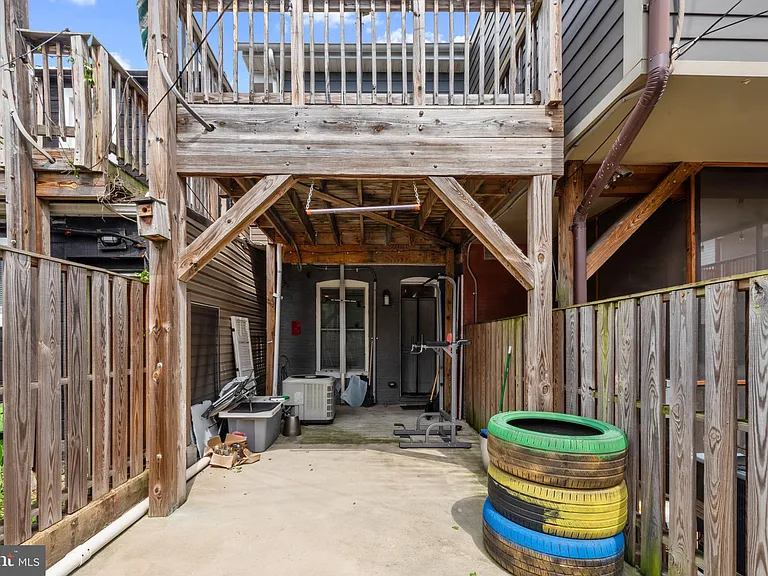 902 N Milton Ave — Photo 27