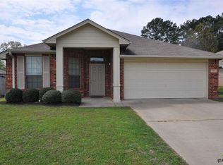 107 Alley Kate Dr, Chandler, TX