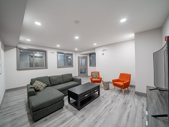 2nd image of 20686 Eastleigh Cres #206