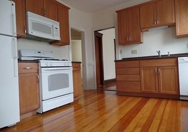 2nd image of 200 Durnell Ave APT 3