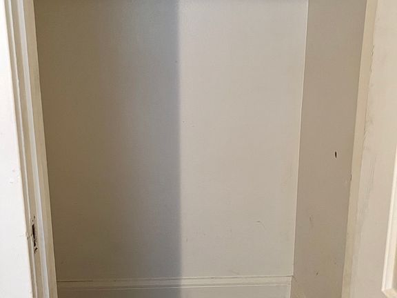 4th image of 1169 W Elm St