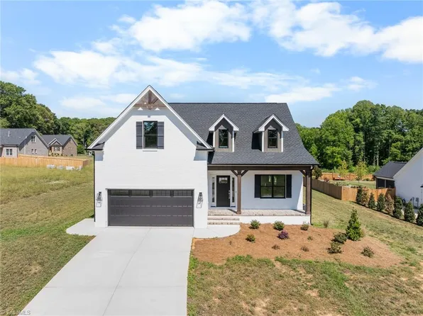 377 Lenalan Dr, Lexington, NC 27295