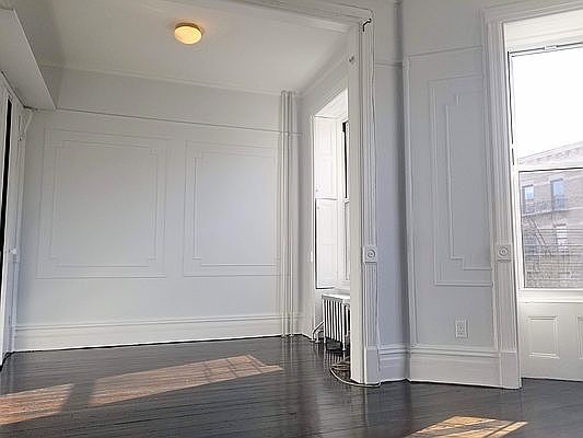 3rd image of 805 Union St APT 3