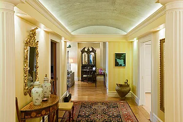 Sold by Avenue Real Estate