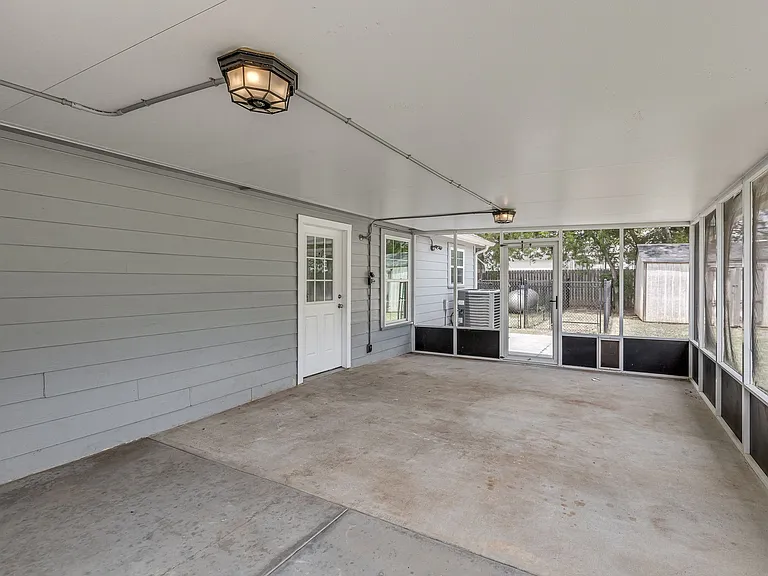 6151 Wooster St — Photo 16