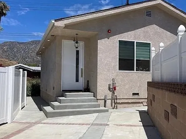 8023 1/2 Le Berthon St, Sunland, CA 91040