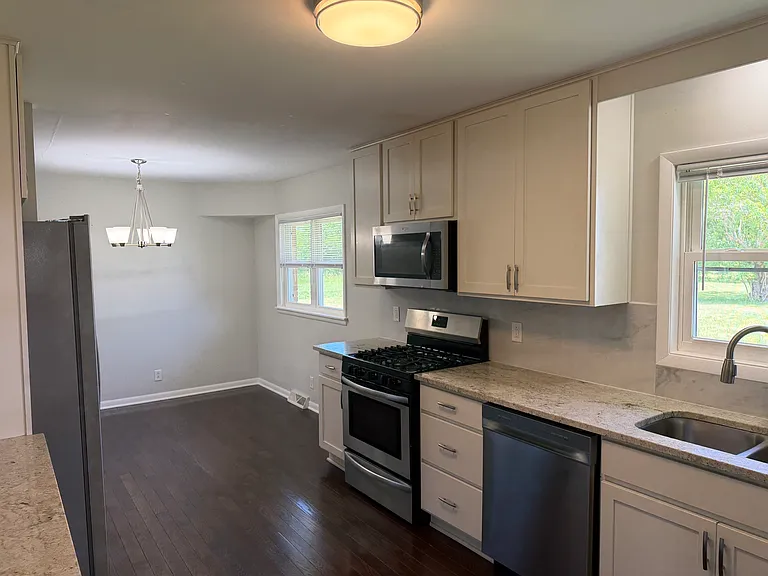 20766 W Rollins Rd — Photo 5