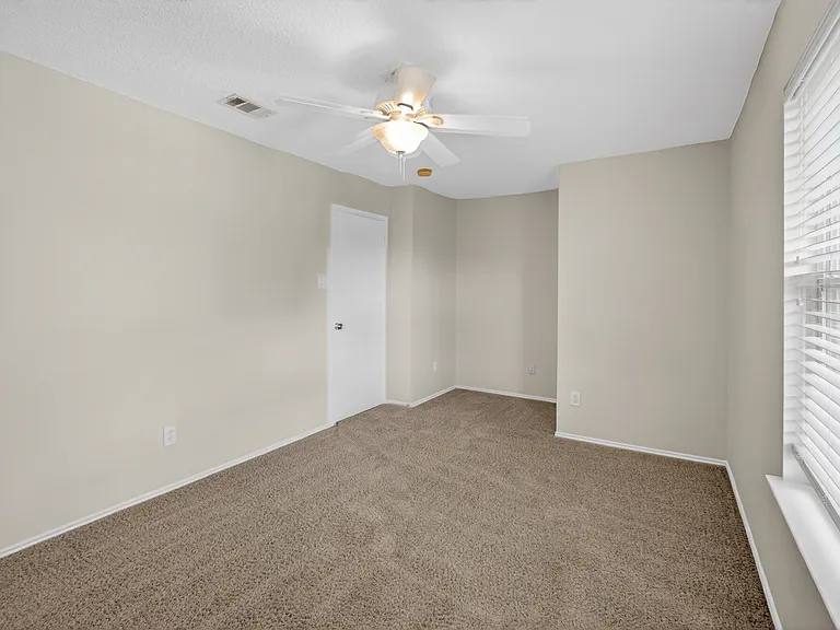 4022 Cedar Elm Ln — Photo 10