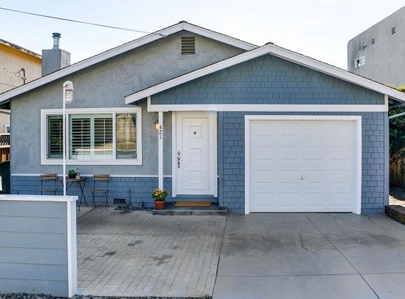 2nd image of 421 Seacliff Dr