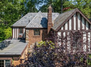 21 Rockywood Rd, Manhasset, NY 11030