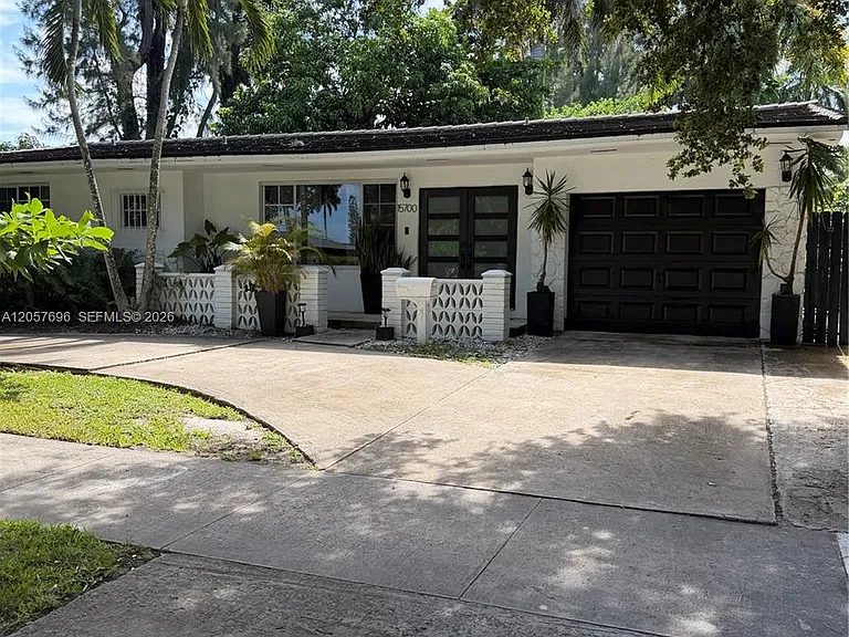 15700 N Miami Ave — Photo 4