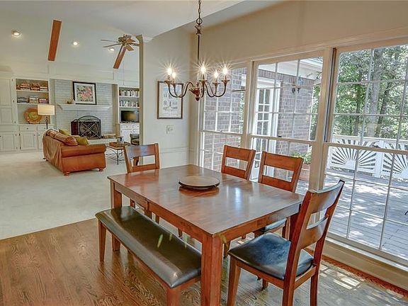 5th image of 210 Berry Glen Ct