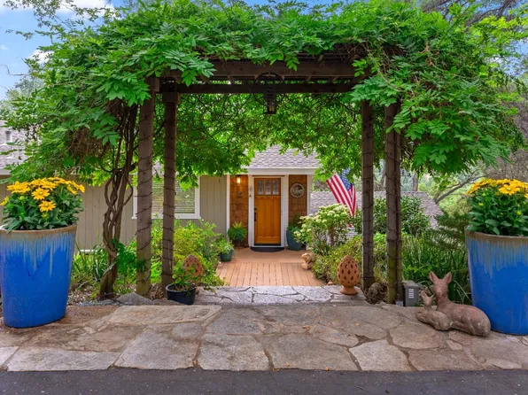 2450 Hidden Oaks Ln, Auburn, CA 95603