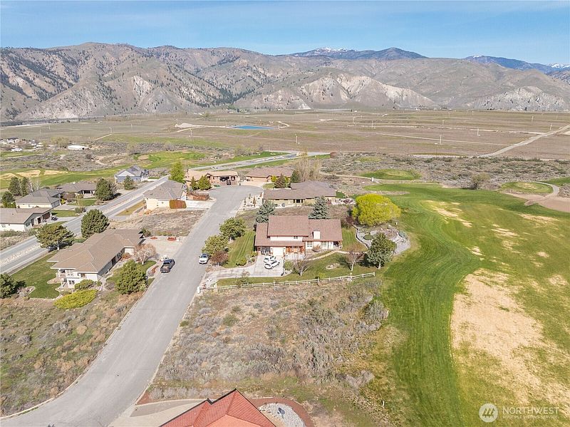 4th image of 304 Desert View Place