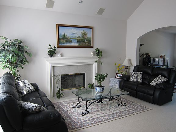 2nd image of 16658 SE 57th Pl