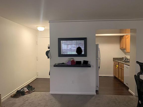 3rd image of 10200 Rockville Pike