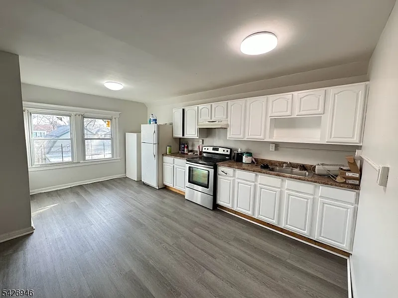 1 bed, 1.0 bath, $1,600 — Photo 4