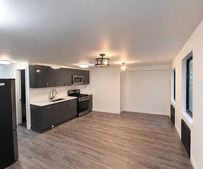 155 Clifton Pl #1