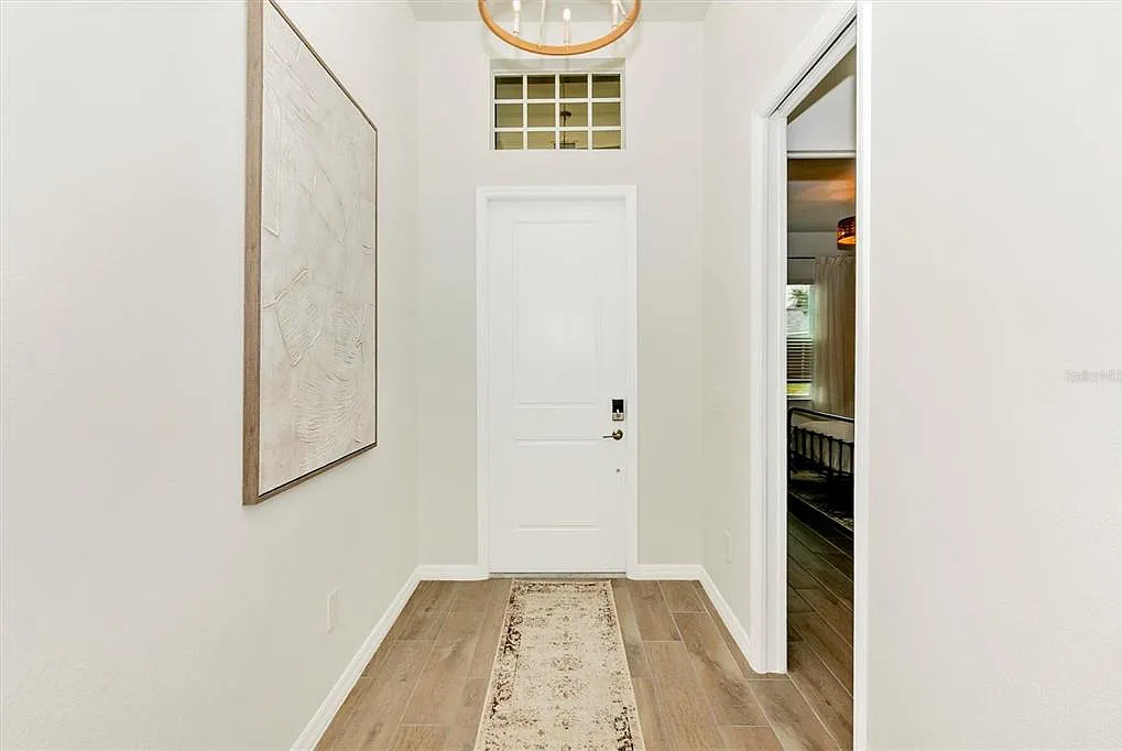 3 bed, 3.0 bath, 2247 sqft, $5,000 — Photo 3
