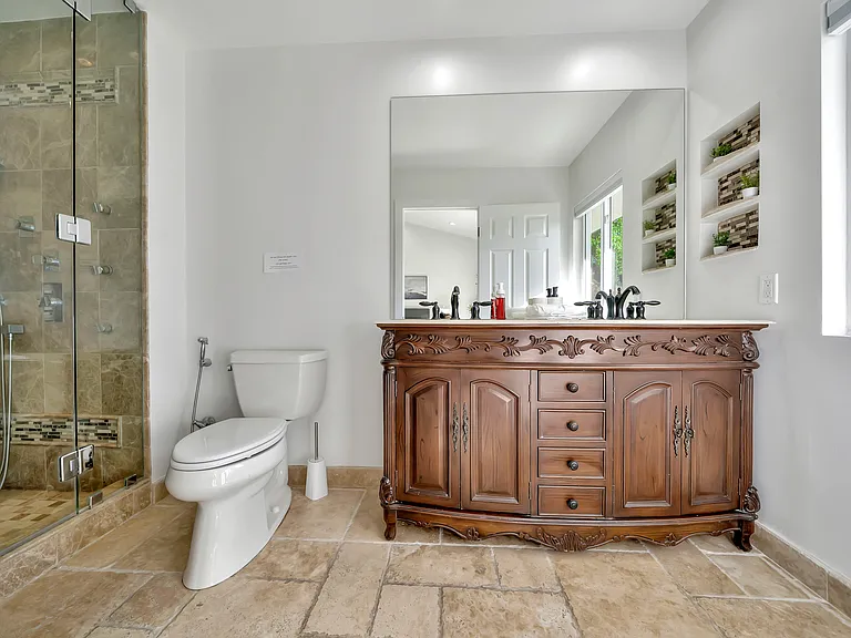 5565 Ostin Ave — Photo 48