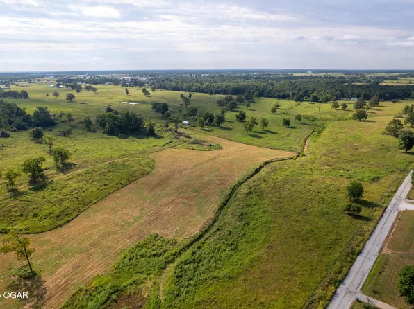 5 Kodiak Rd, Neosho, MO 64850