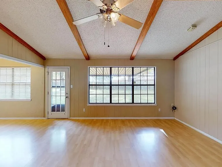 6204 Polly Dr — Photo 9