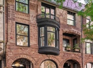 19 E Goethe St, Chicago, IL