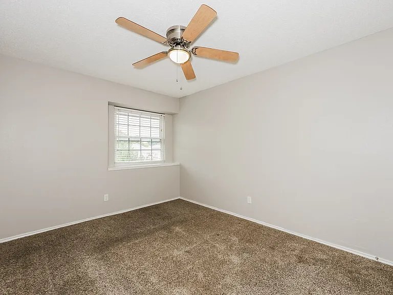 2729 Forest Creek Dr — Photo 14