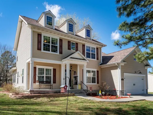 1403 Howard Rd, Marion, IL 62959