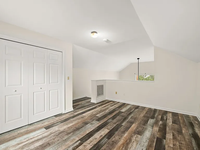 414 S Washington St — Photo 16