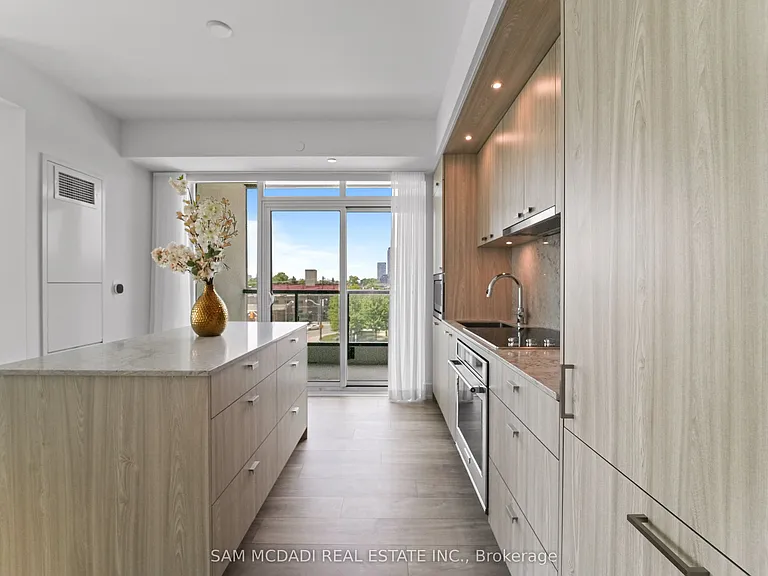 858 Dupont St #304 — Photo 12