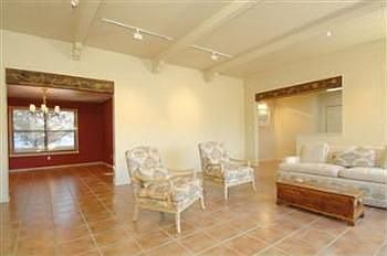 1st image of 377 Calle Colina