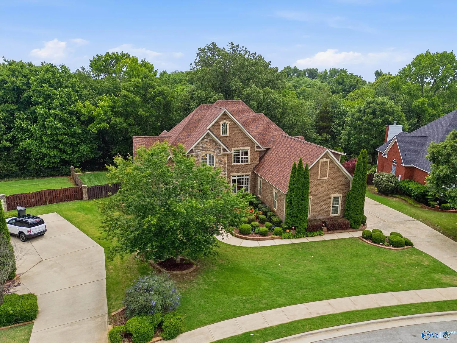 4 bed, 4.5 bath, 4671 sqft, $4,300 — Photo 3