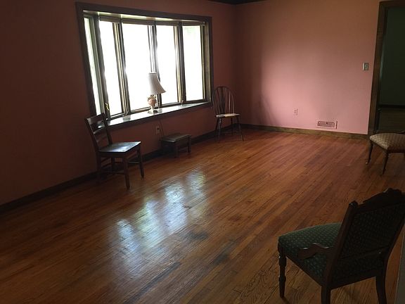 3rd image of 223 W Mount Pleasant Ave