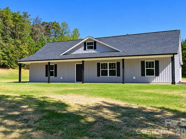 3052 Henry Knob Rd, Clover, SC 29710