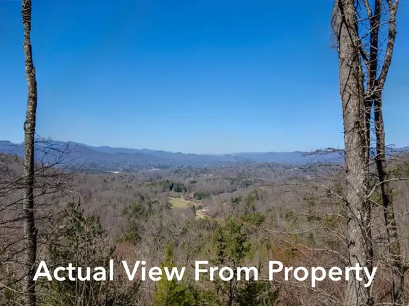 798 Featherstone Dr, Franklin, NC 28734