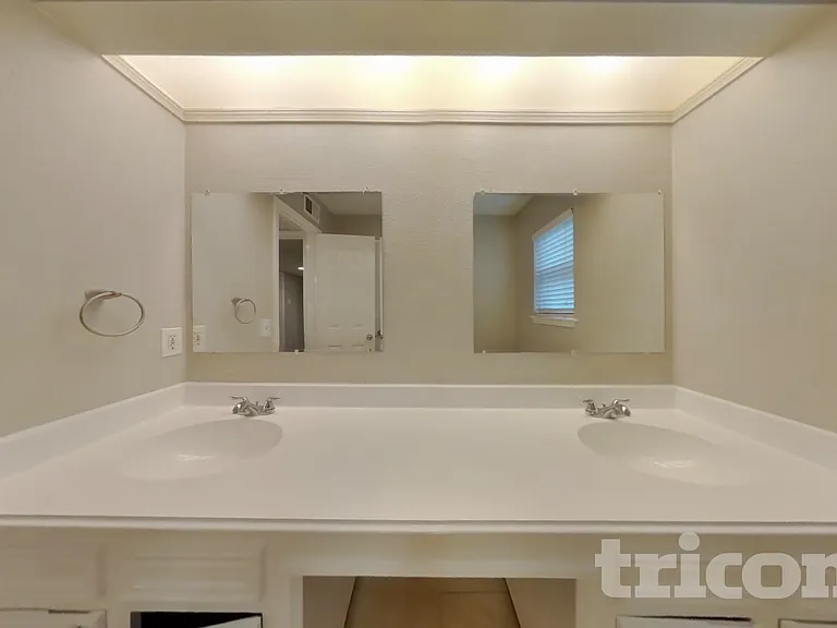 16726 Britford — Photo 10