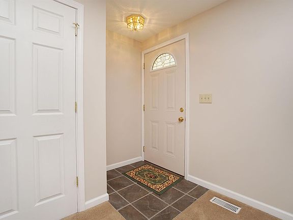 3rd image of 1374 Linden Creek Dr