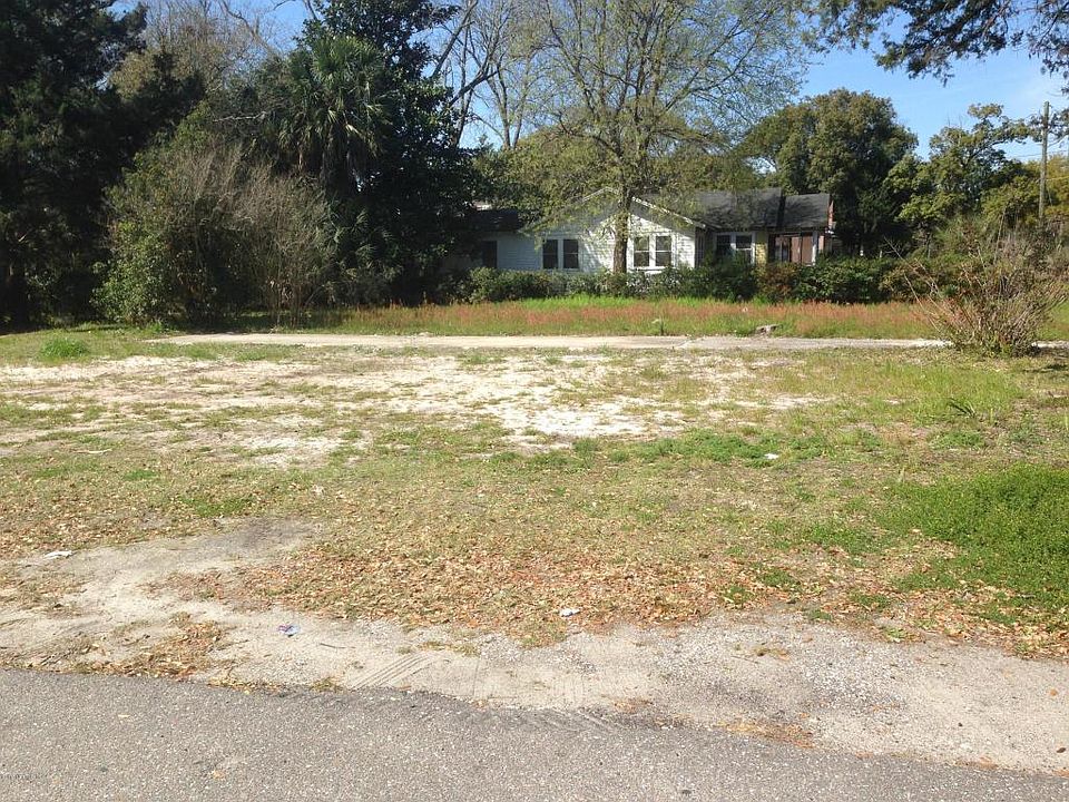 1st image of 802 W 21st St