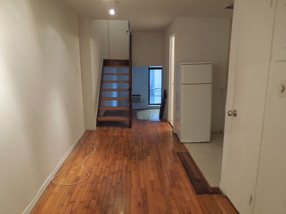 3rd image of 431 E 86th St #2F