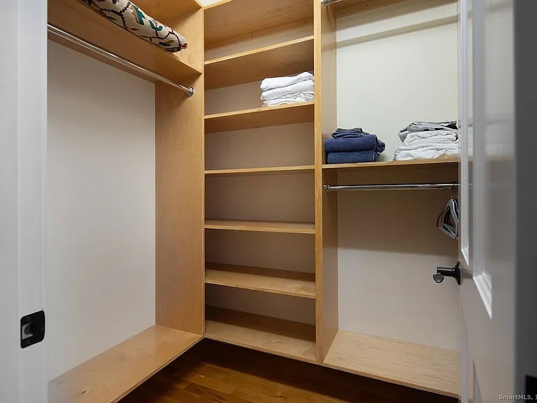 31 Sharon Rd #4 — Photo 12