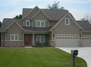 1516 Crystalline Dr SE, Caledonia, MI 49316