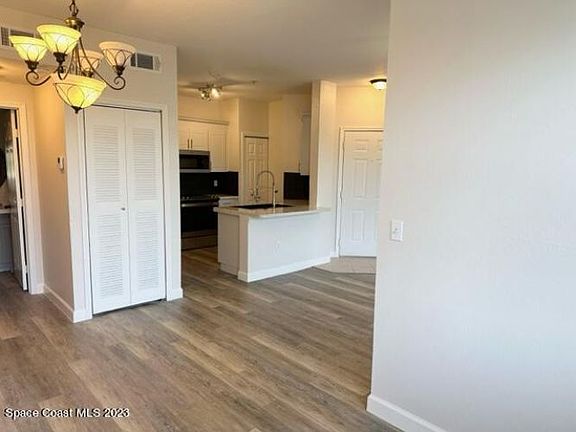 4th image of 5692 Star Rush Dr APT 206