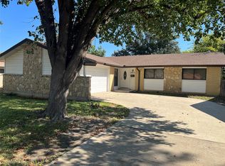 2812 Ridgeview Ln, Irving, TX 75062