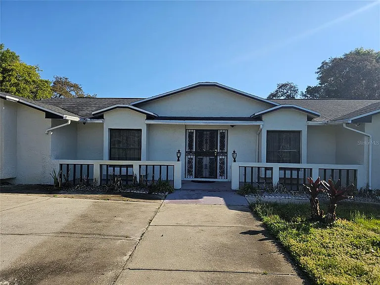 1745 Foxcreek Ln — Photo 3