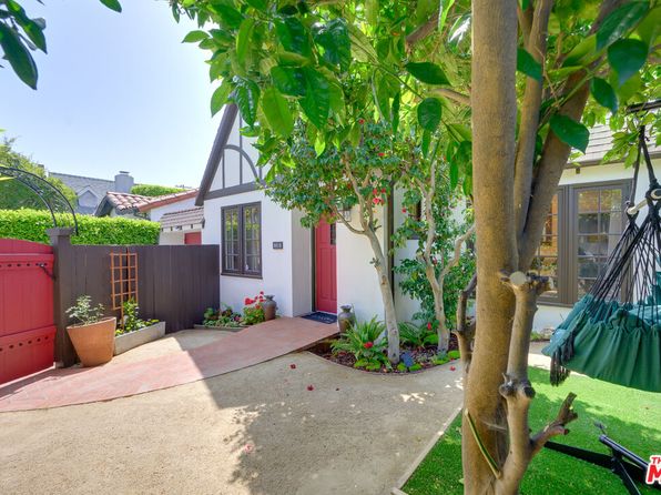 8818 Rosewood Ave