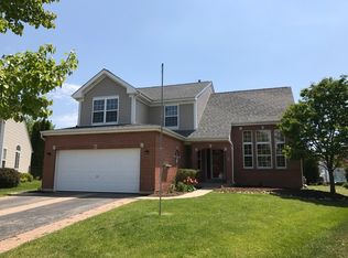 4 Haddon Ct, Lake In The Hills, IL 60156