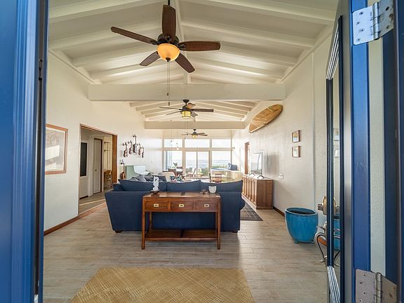 Entry way to bungalow