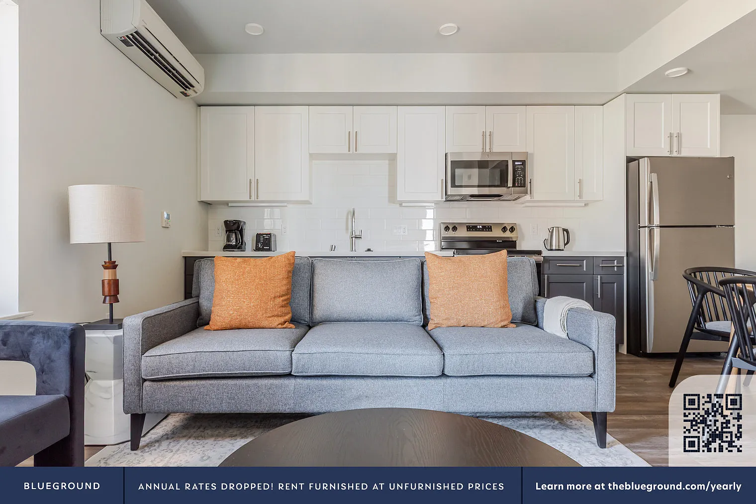2 bed, 2.0 bath, 930 sqft, $3,570 — Photo 2