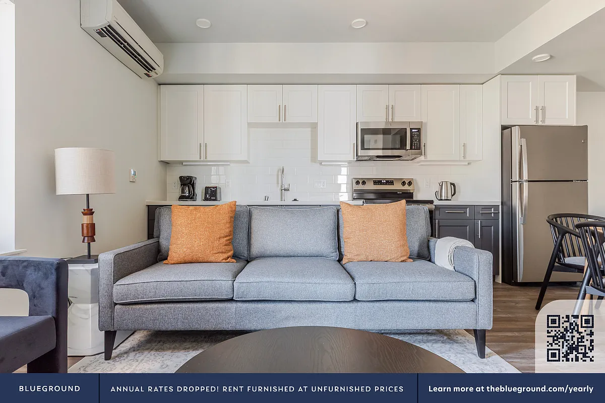 Living Room - 2055 Haste St #7-ID1984